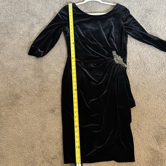 Alex Evenings Black Velvet Dress & Wrap Set Beaded Waist Size 10 Formal Cocktail - Picture 12 of 15